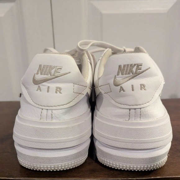 Women's Nike Air Force 1 PLT.AF.ORM Triple White Size 8.5 - Picture 2 of 13